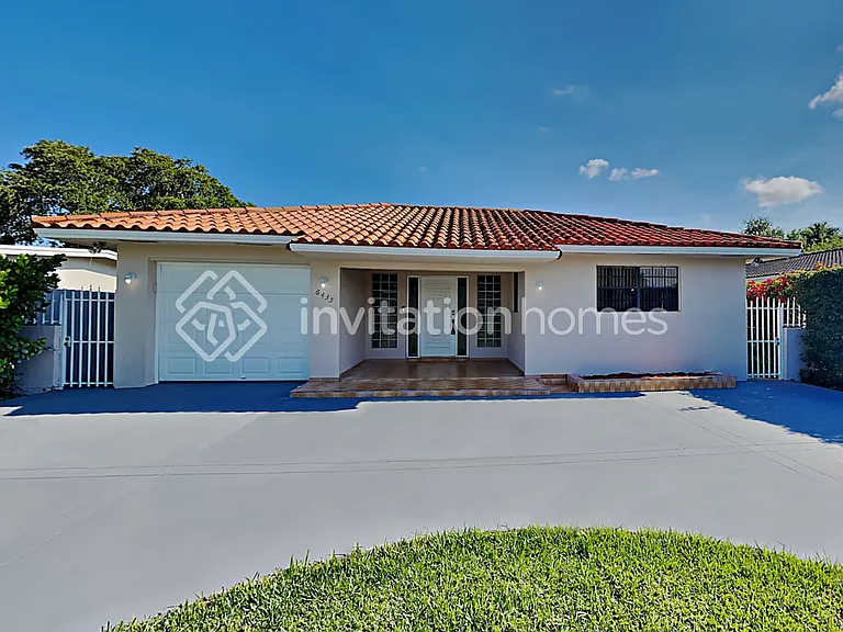 6435 SW 32nd St — Photo 1
