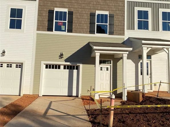 1122 Keydet Dr, Charlotte, NC 28216