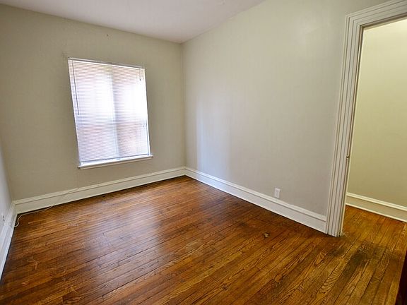 5th image of 2822 S Moreland Blvd APT 5