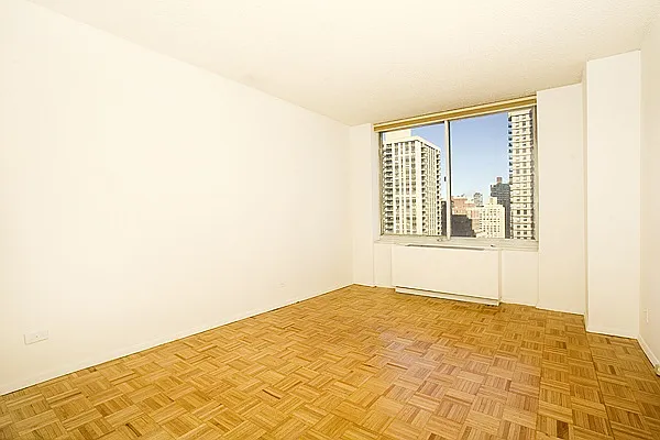 Sold by Nest Seekers International | media 14