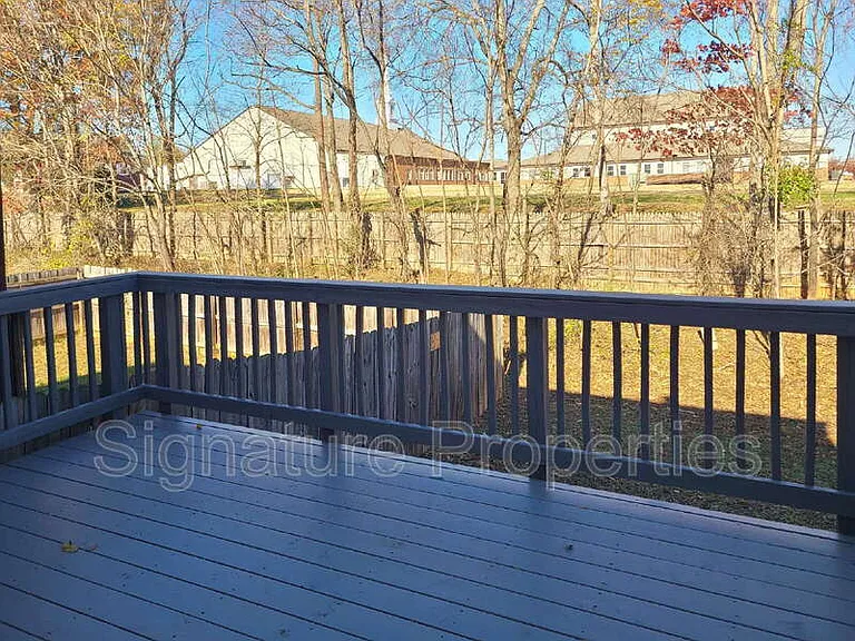 106 Regina Ln — Photo 26