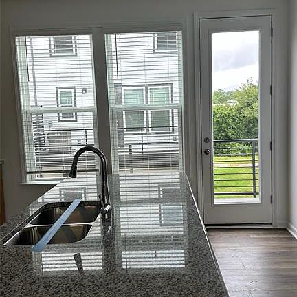 5th image of 3214 Stelfox St #1