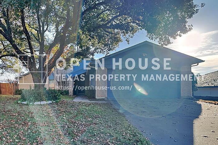 1st image of 220 Meadowhill Dr