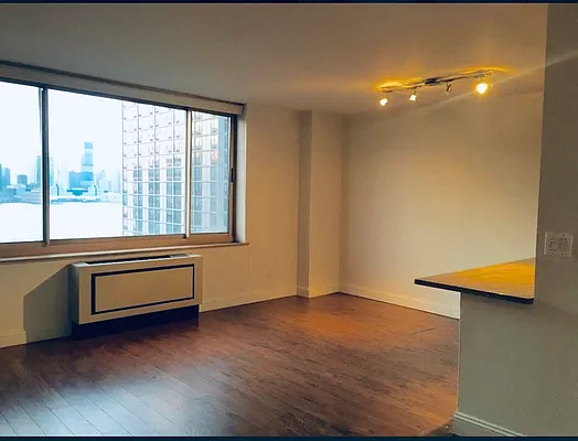 Rented by Triplemint | media 9