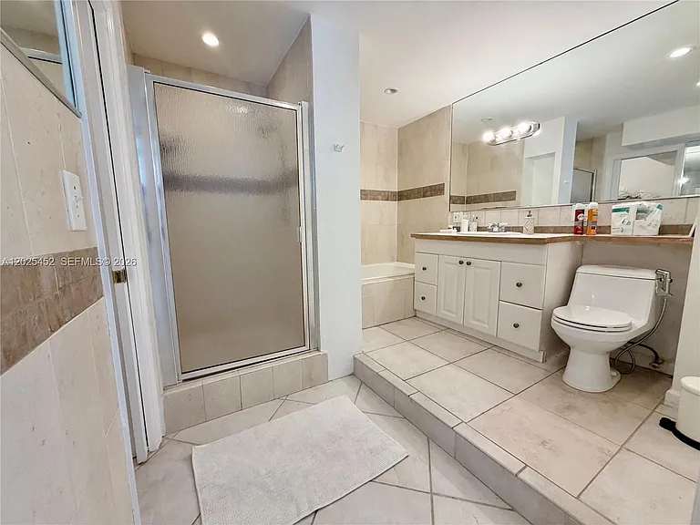 2750 NE 183rd St #Penthouse 10 — Photo 14