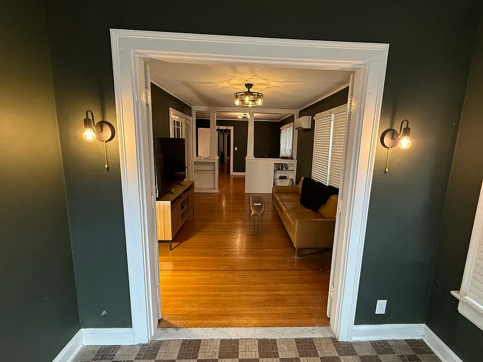 1832 Eastern Pkwy #1