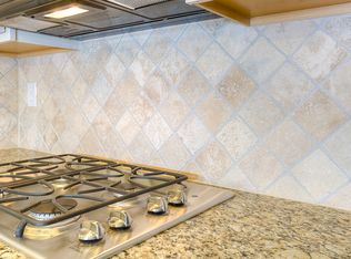 6 Common Oaks Ct, Simpsonville, SC 29681