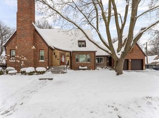 2434 29th St, Moline, IL 61265