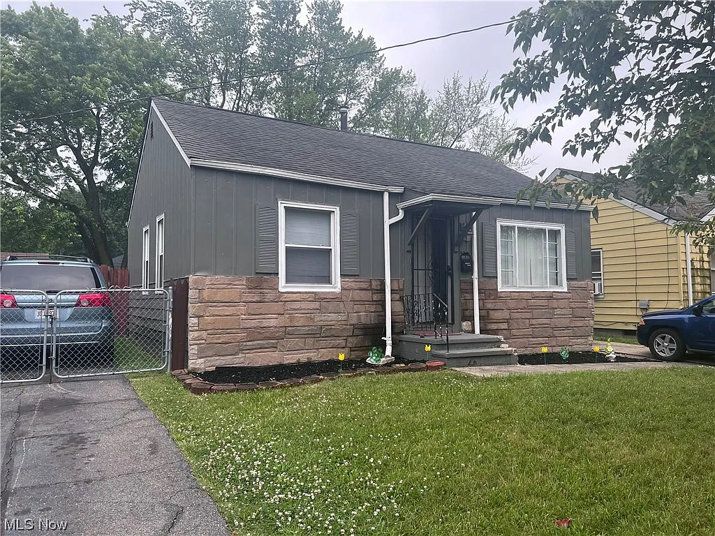 11817 Lena Ave photo 1