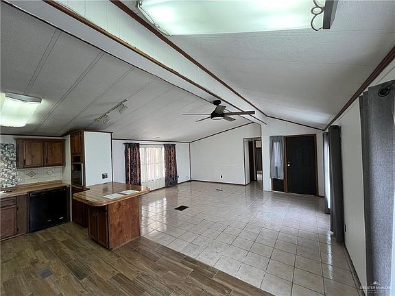 3rd image of 938 Citrus Dr