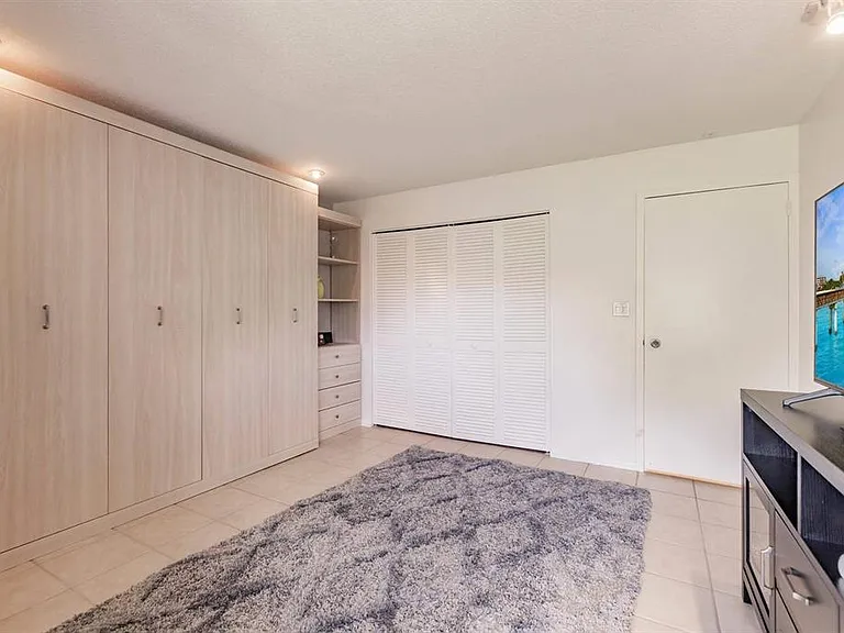1255 E Peppertree Dr #403 — Photo 15