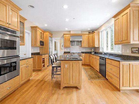 4th image of 42 Ironworks Rd