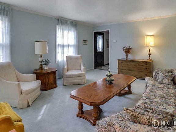 3rd image of 7505 Aspenwood Dr SE