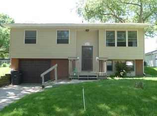 1017 Meadow Dr, Norwalk, IA 50211