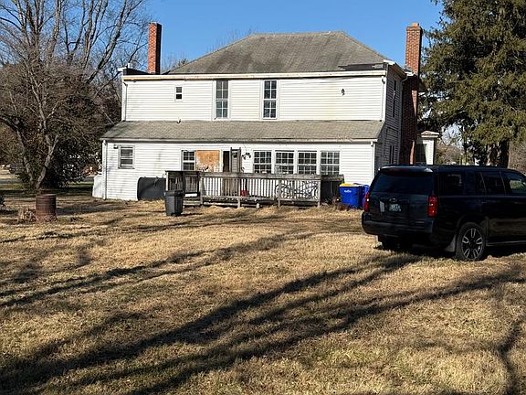 3rd image of 564 Front St