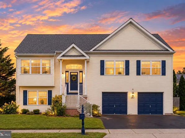 147 Tradewinds Dr, Mount Royal, NJ 08061
