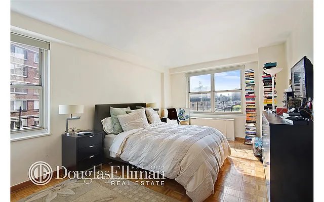 Rented by Douglas Elliman | media 17