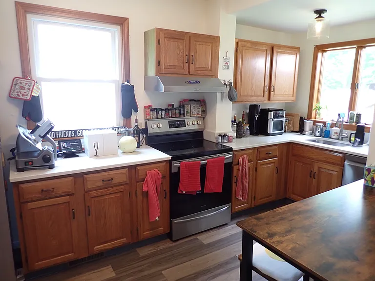 124 Reservoir St — Photo 6