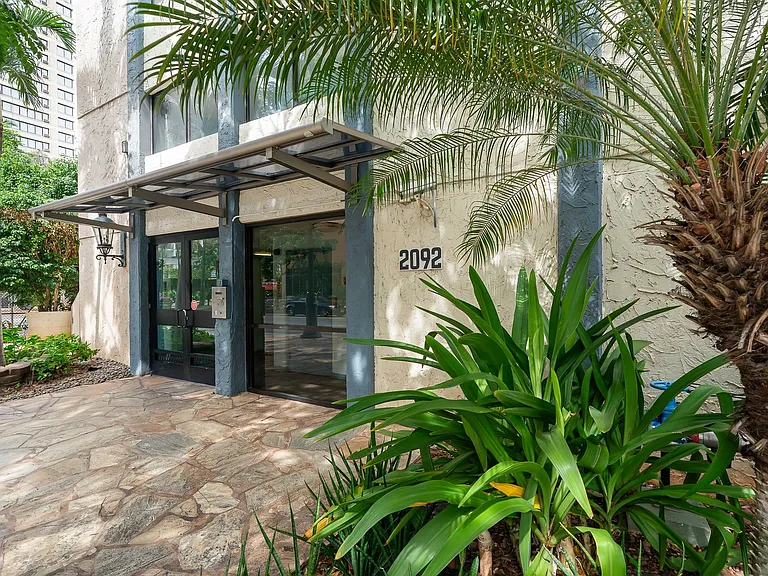 2092 Kuhio Ave #906 — Photo 22