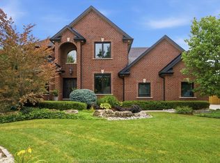 3460 Huntington Ave, Windsor, ON N9E3M8