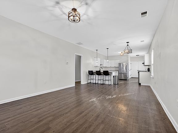 5th image of 1449 Lyndale Ave