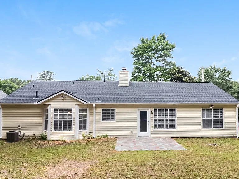 4961 Hampstead Ln — Photo 15