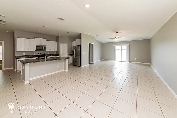 4 bed, 2.0 bath, 1817 sqft, $2,475 — Photo 3