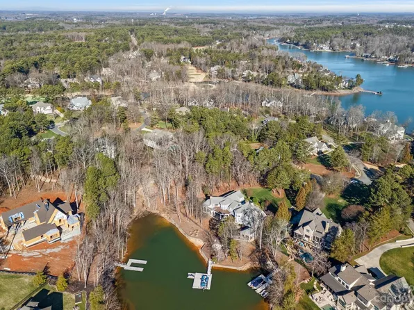 112 Tisbury Ct, Mooresville, NC 28117