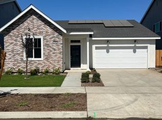 2496 W Claridge Way, Hanford, CA 93230
