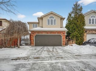 54 Glencliffe Ct, Kitchener, ON N2B 3X1