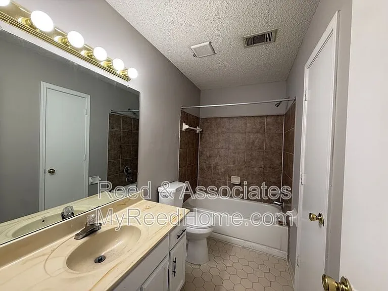 6556 Birch Hollow Dr — Photo 17