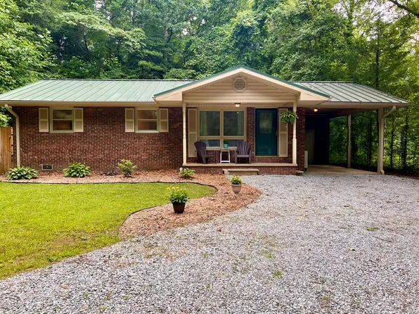 64 Fox Fire St, Franklin, NC 28734