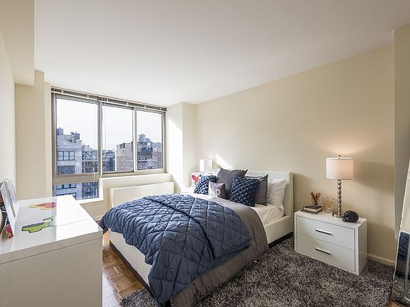 4th image of 100 W 26th St APT 14B
