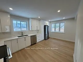130 Simcoe Rd #MAIN — Photo 8