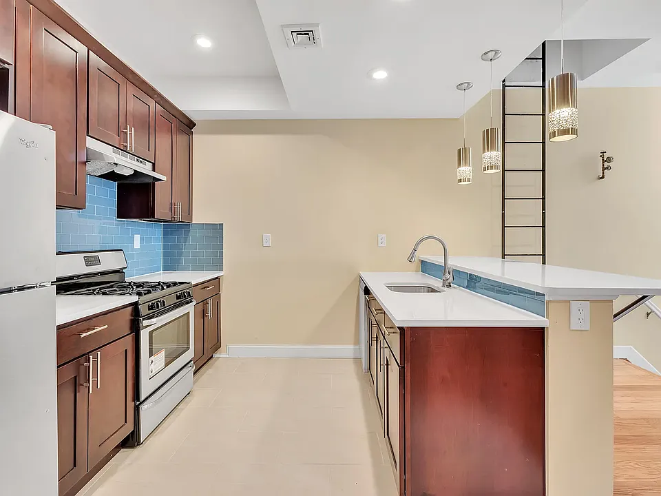 45 N Oxford St #3