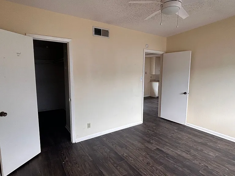 2408 Longview St — Photo 13