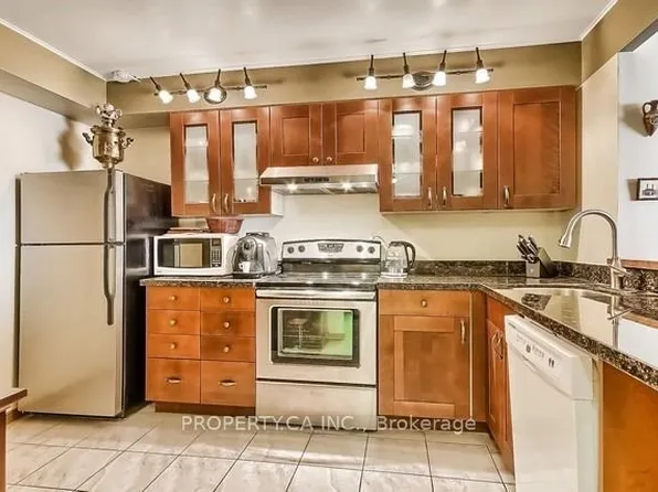 1131 Steeles Ave W, Toronto, ON