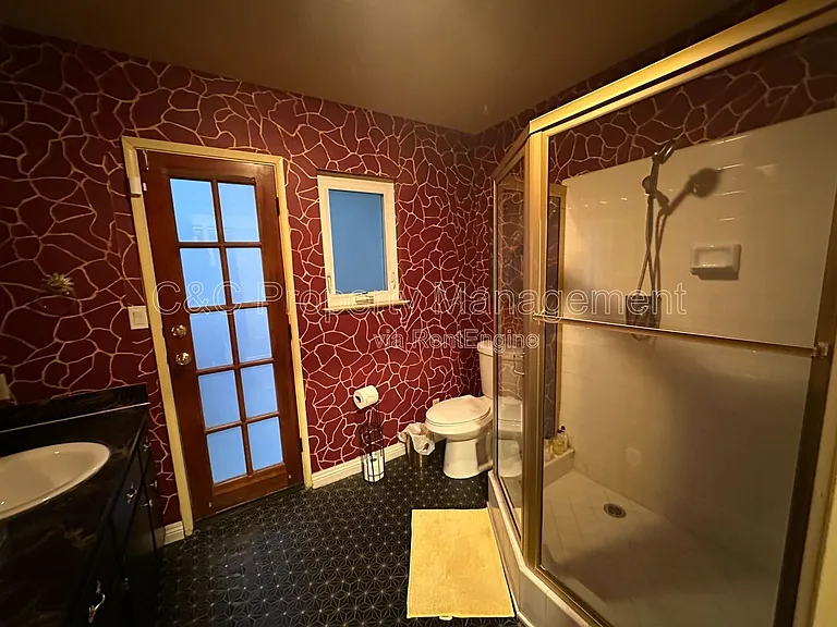 425 Edgerton Dr — Photo 7