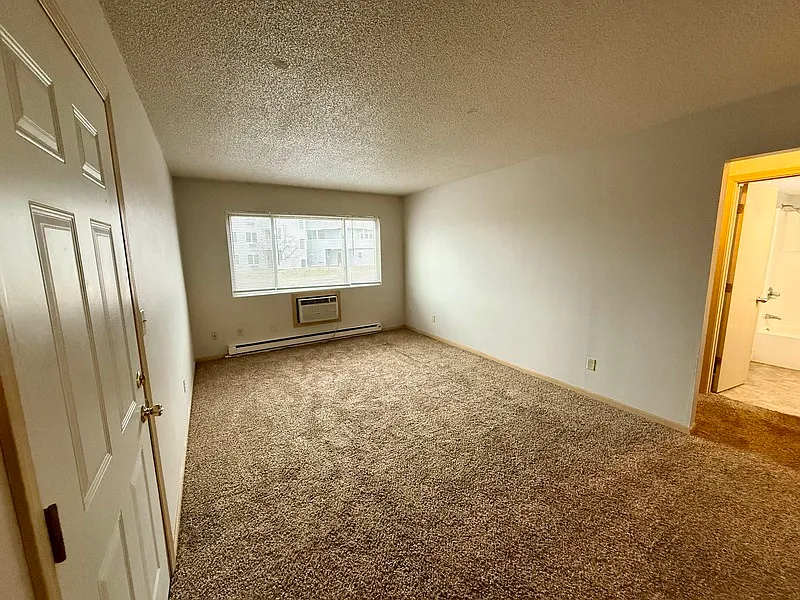 Building Photo - 110 Harbet Ave NW #3