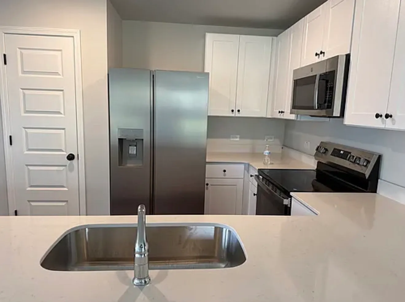 4 bed, 1666 sqft, $2,250 — Photo 2