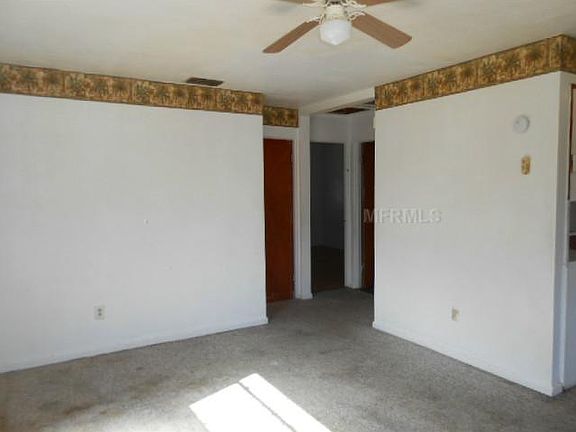 5th image of 1030 Roselle Ave
