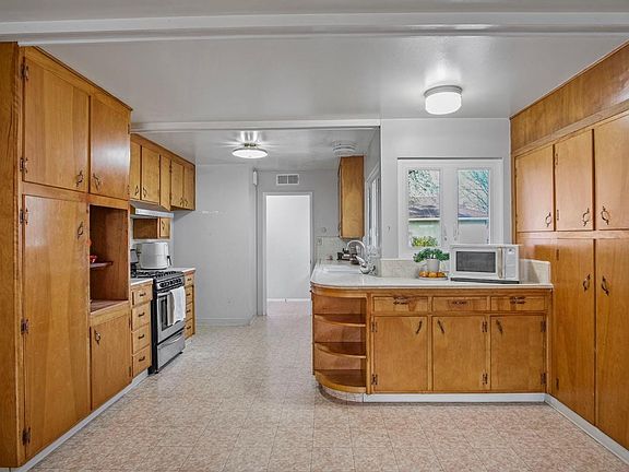 5th image of 1433 Queens Ave