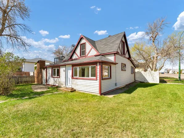 25 N 4th St NE, Redcliff, AB T0J 2P0
