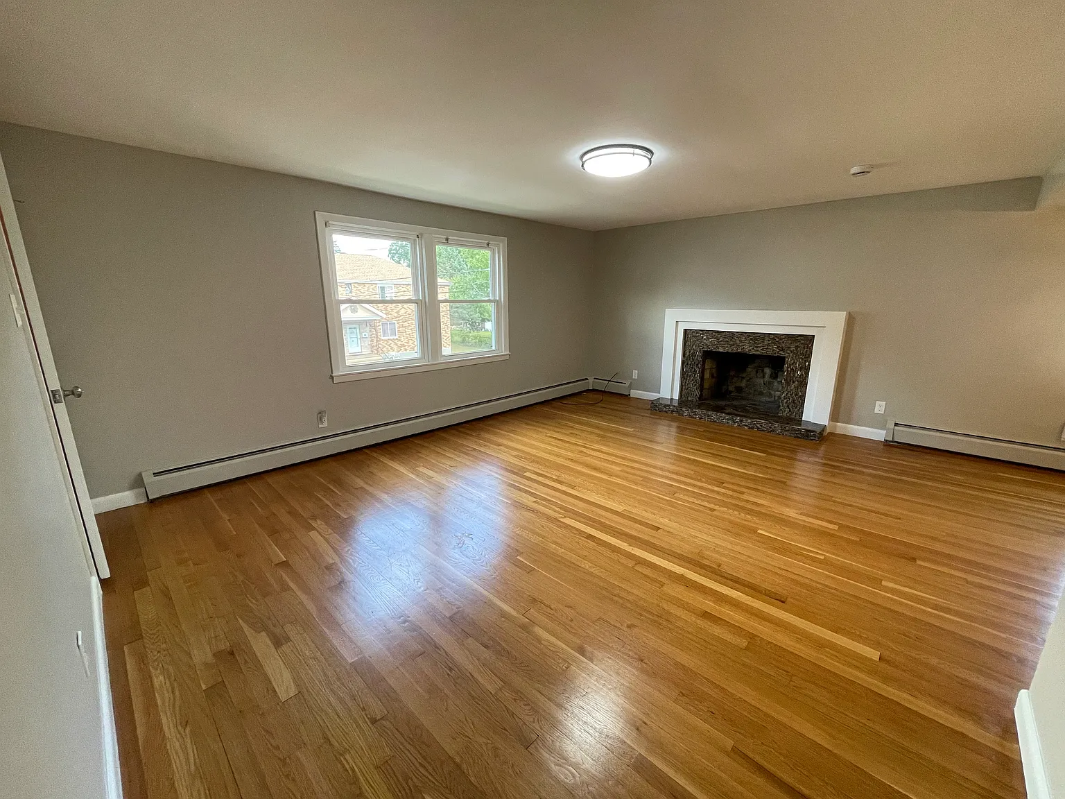 3 bed, 9999 sqft, $3,500 — Photo 4