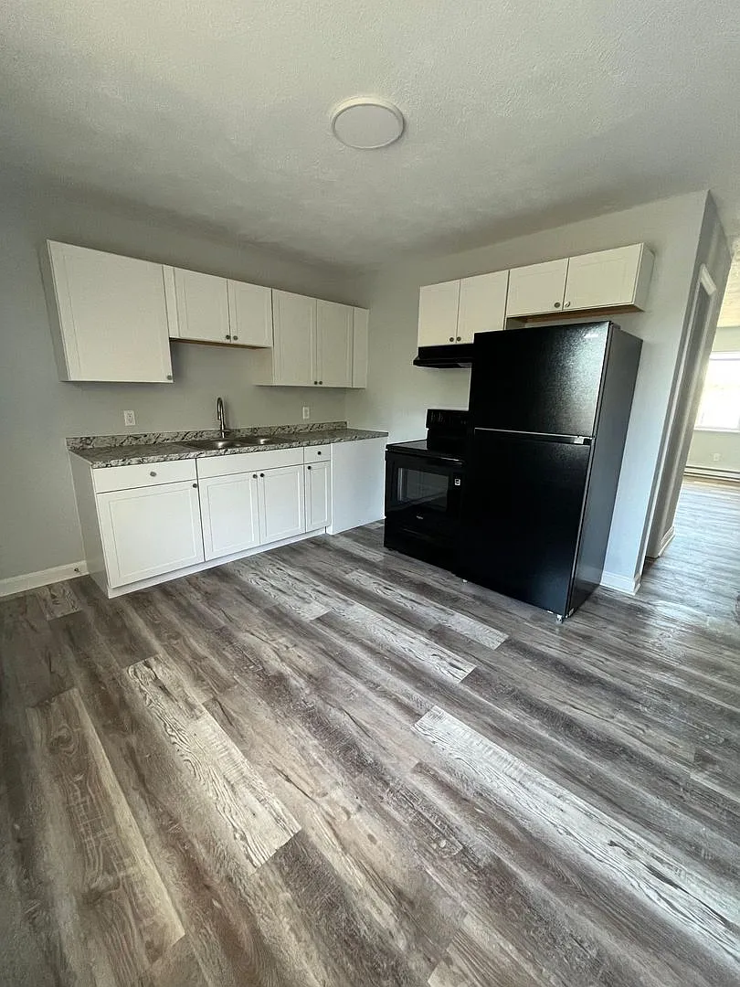 1350 N. Chestnut St. — Photo 1