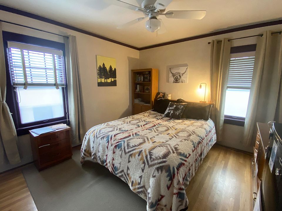 Queen bed
