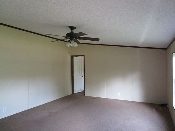 4th image of 1407 Harvey Blvd