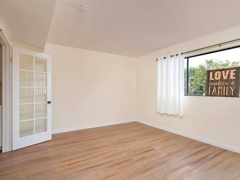 7307 Haskell Ave #12 — Photo 9