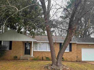 909 Graycroft Dr SW, Huntsville, AL 35802