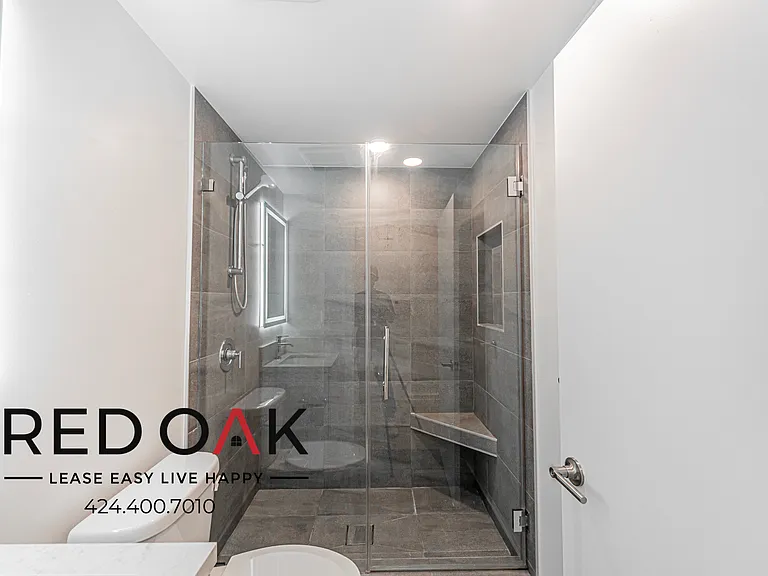 847 S Sherbourne Dr #13 — Photo 3